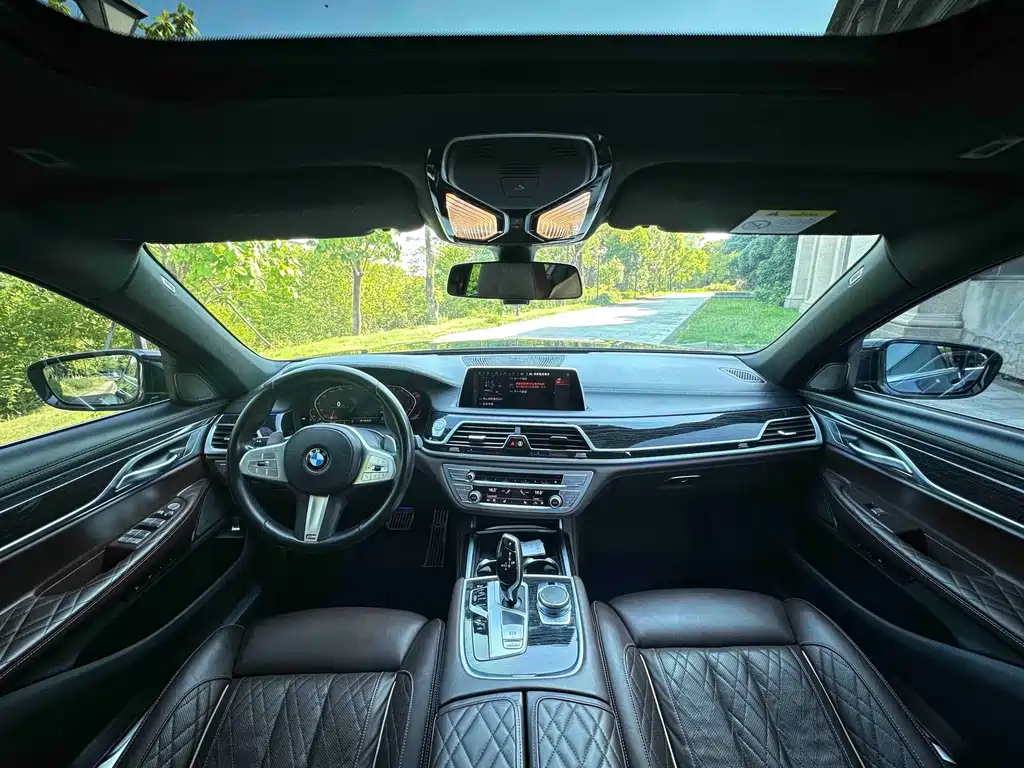 BMW 7 Series 2021 — фото 18