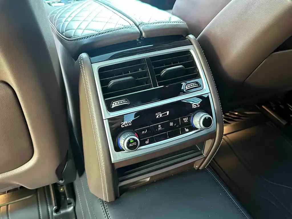 BMW 7 Series 2021 — фото 16