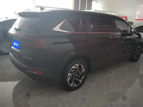 Hyundai Custin 2023