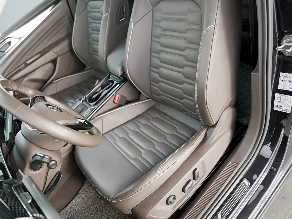 Volkswagen Passat 2019 — фото 11