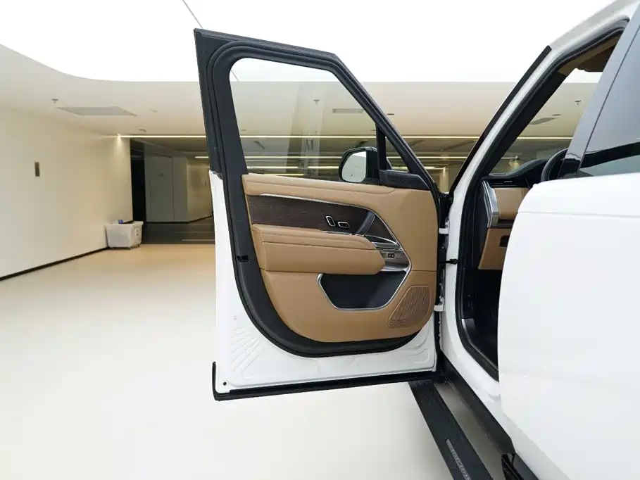 Land Rover Range Rover 2023 — фото 19