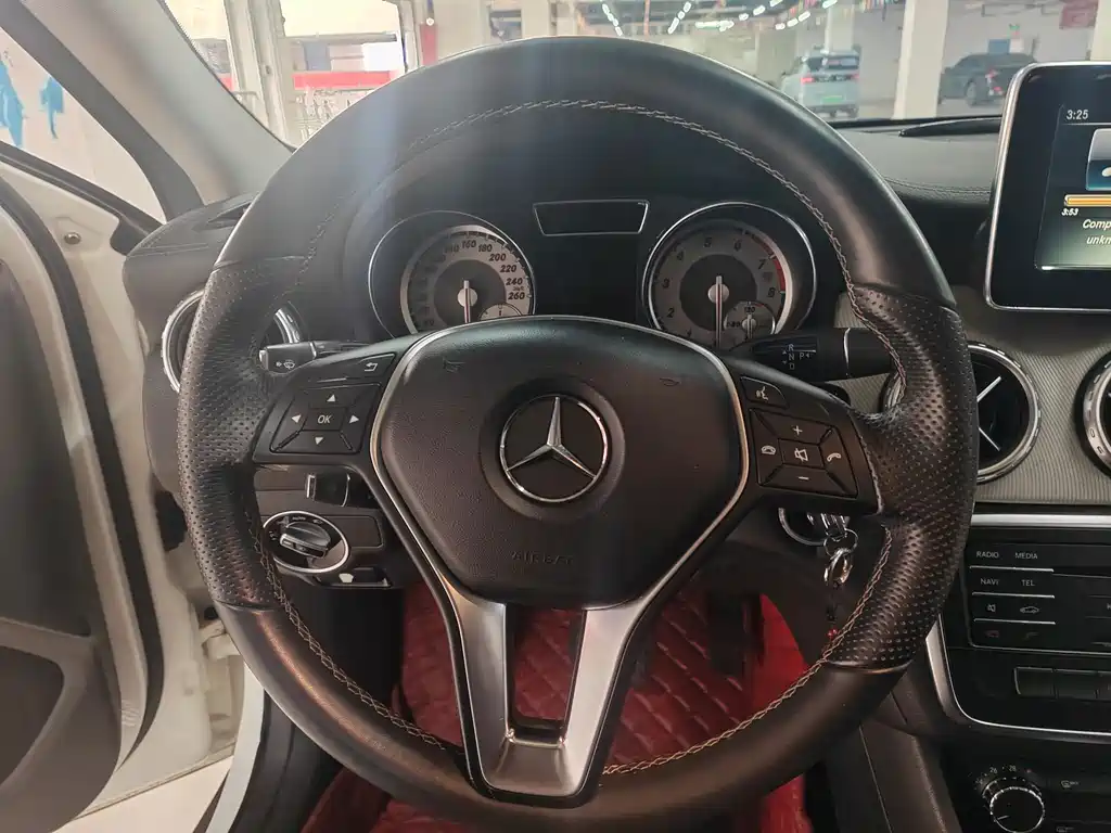 Mercedes-Benz GLA 2016 — фото 14