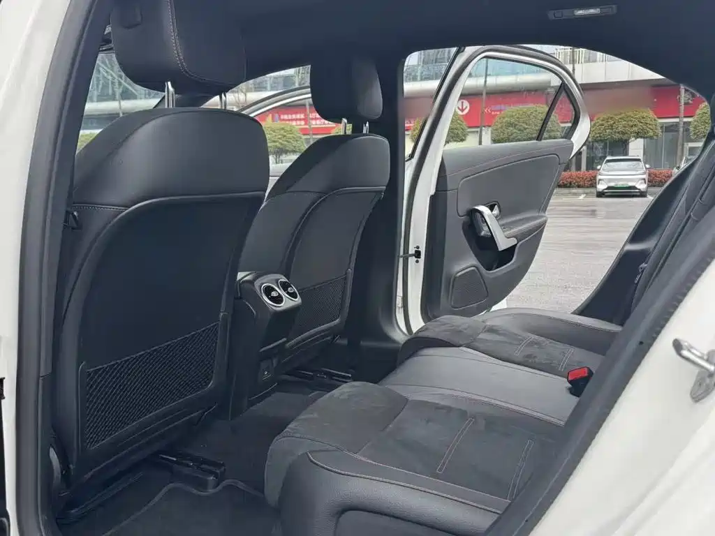 Mercedes-Benz A-Class 2023 — фото 18