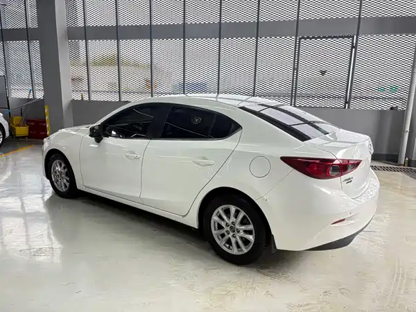 Mazda 3 Axela 2016