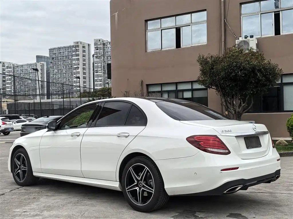 Mercedes-Benz E-Class 2020 — фото 23