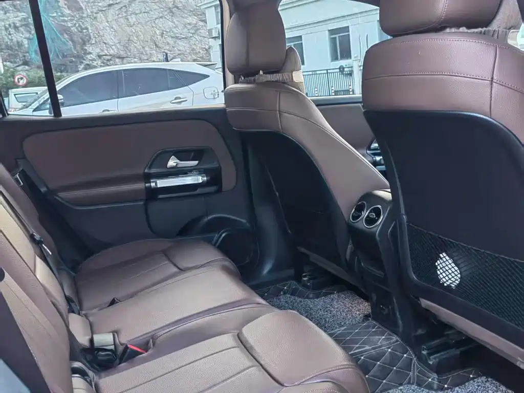 Mercedes-Benz GLB 2021