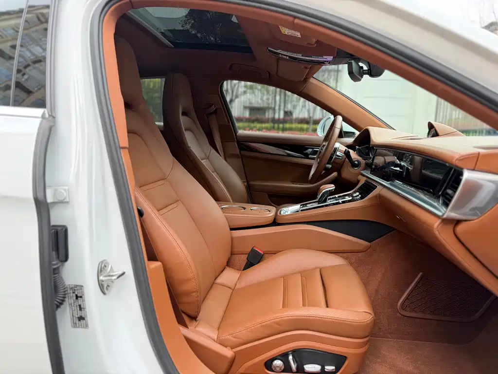 Porsche Panamera 2018 — фото 17