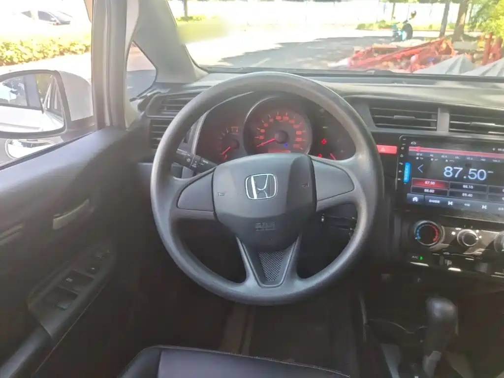 Honda Fit 2016 — фото 11