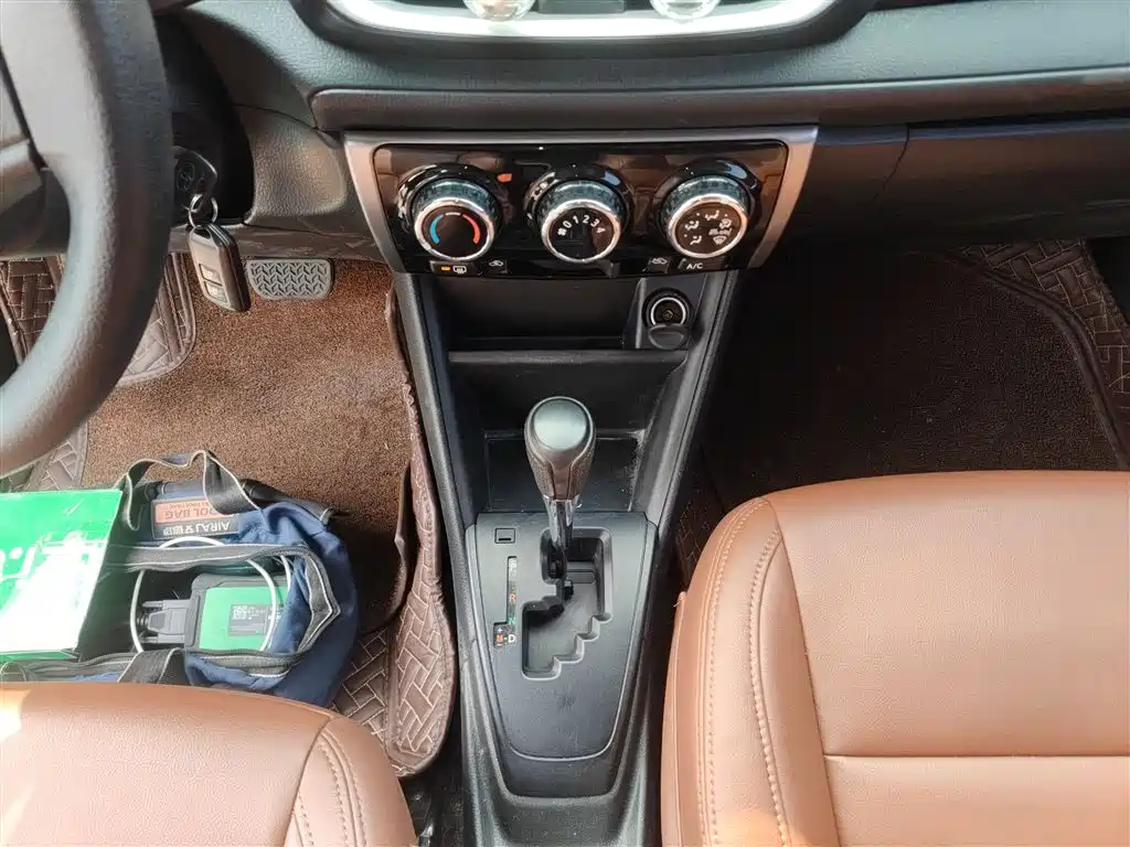 Toyota Yaris L 2019 — фото 14