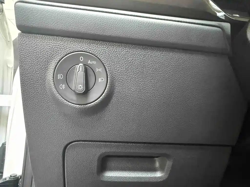 Volkswagen Tharu 2023 — фото 11