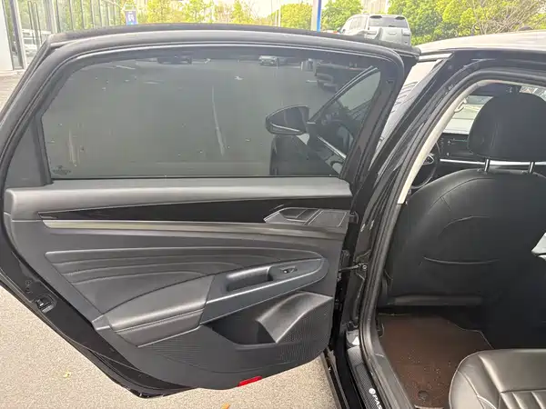 Volkswagen Passat 2023