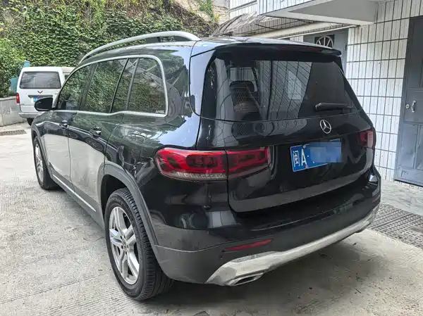 Mercedes-Benz GLB 2023