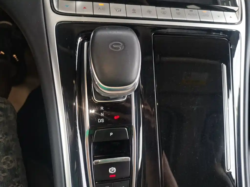GAC Trumpchi M8 2022 — фото 14