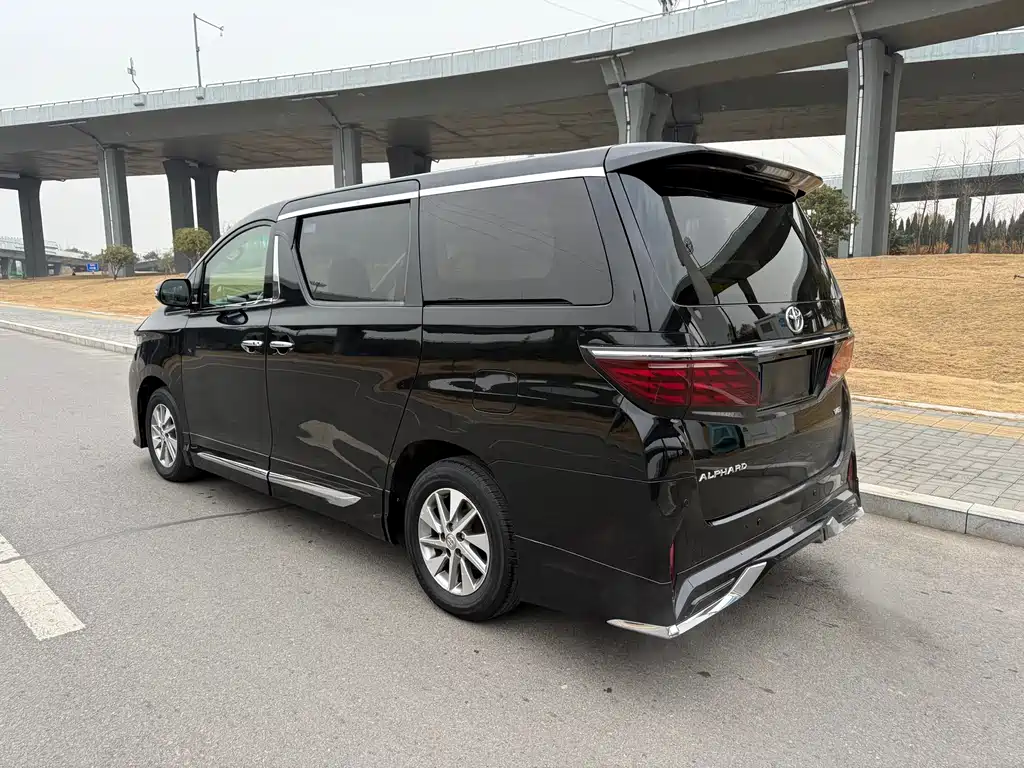 Toyota Alphard 2014 — фото 9