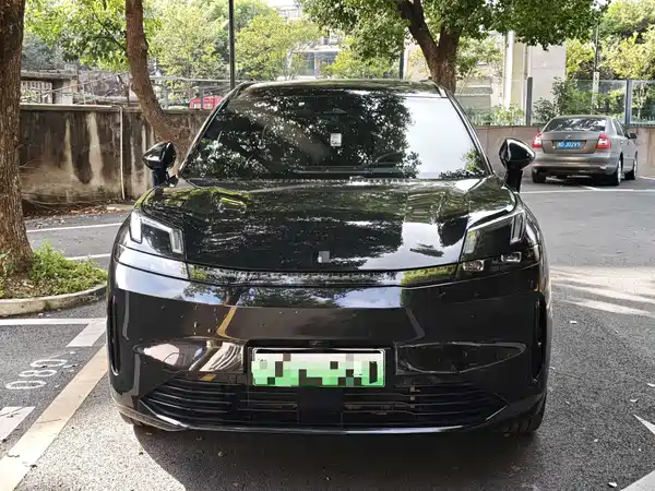 Lynk & Co 08 EM-P 2024
