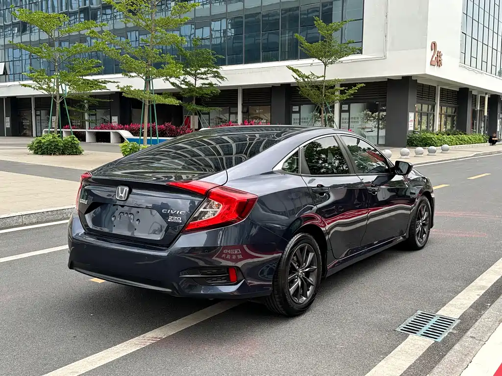 Honda Civic 2019 — фото 4