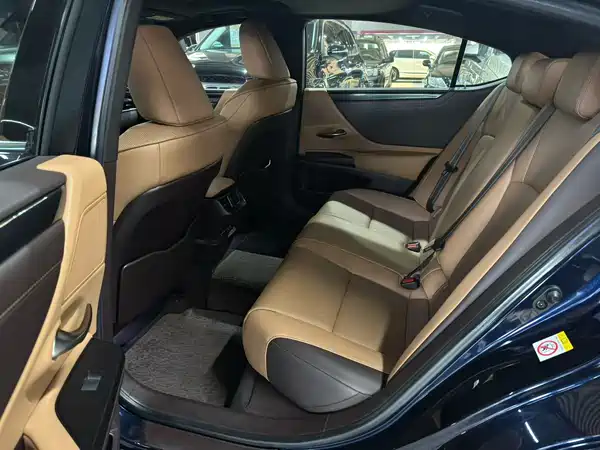Lexus ES 2018