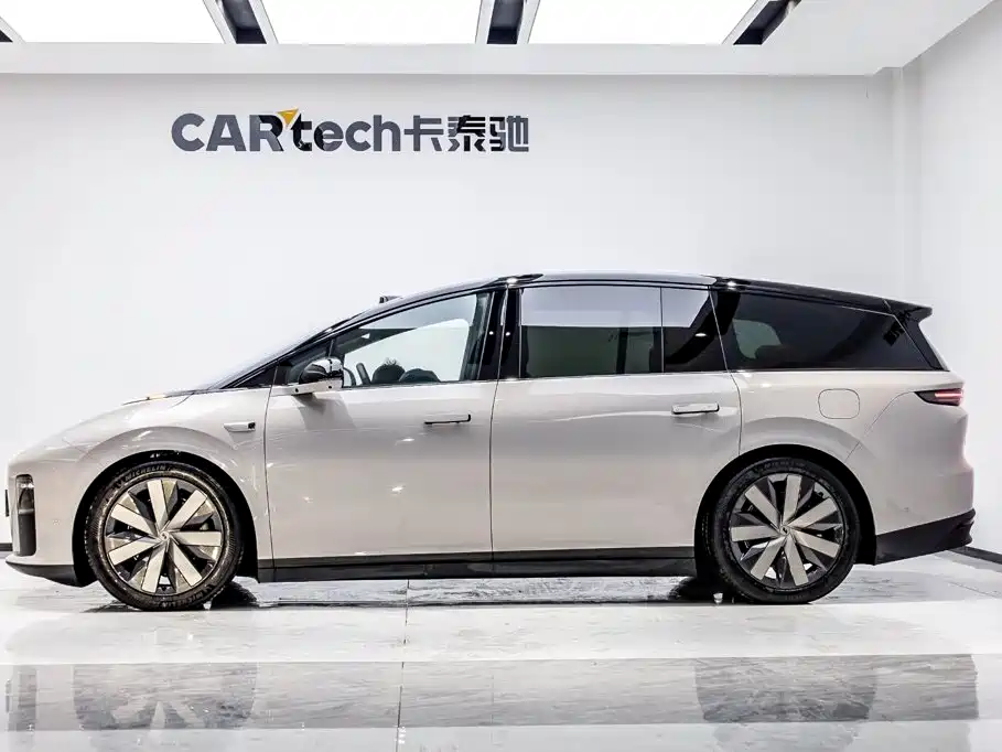 Li Auto i8 2025 — фото 3