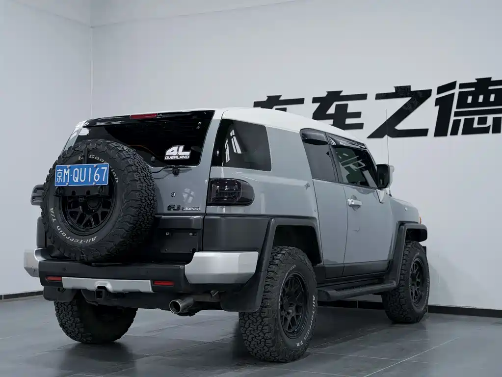 Toyota FJ Cruiser 2024 — фото 20