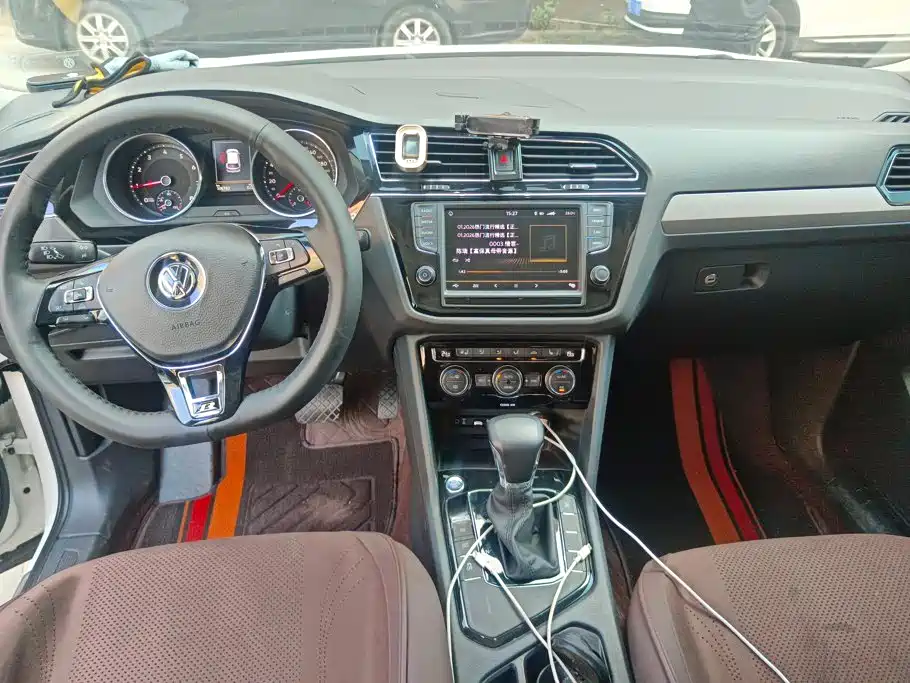 Volkswagen Tiguan L 2017 — фото 12