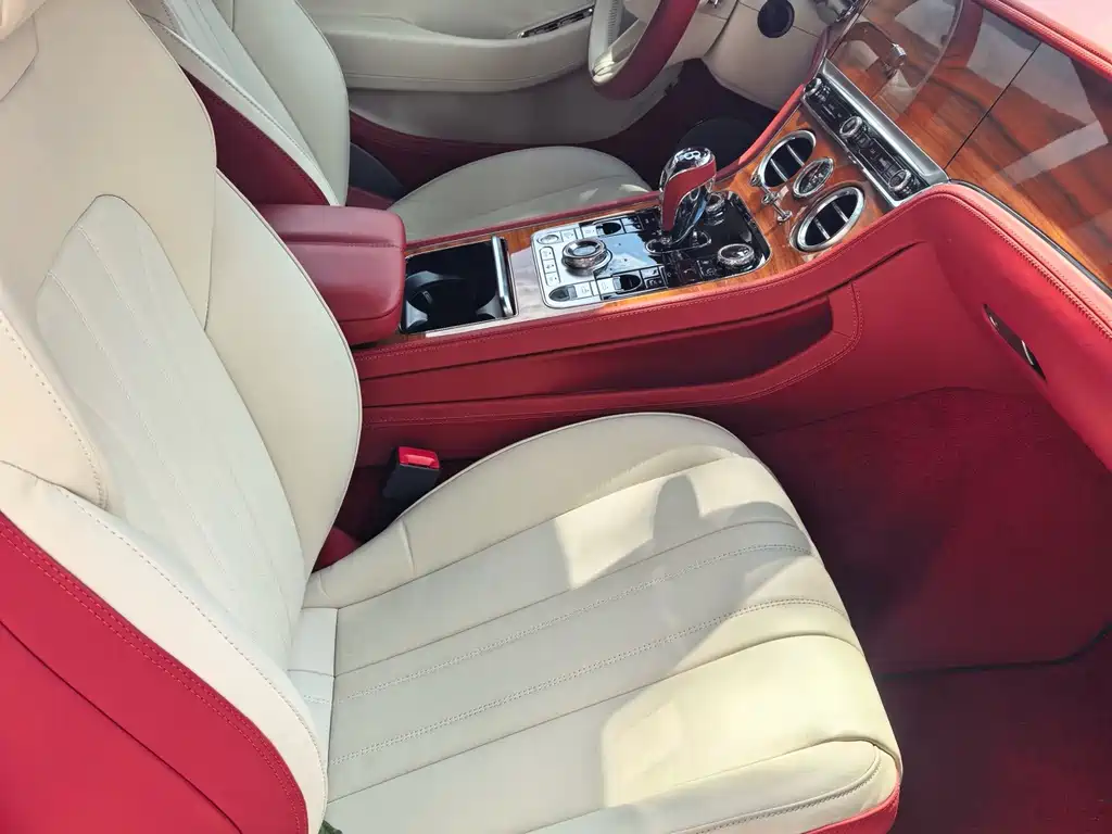 Bentley Continental 2022 — фото 14
