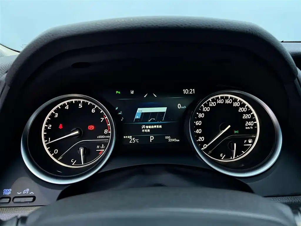 Toyota Camry 2023 — фото 13