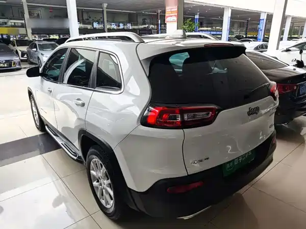 Jeep Cherokee 2016