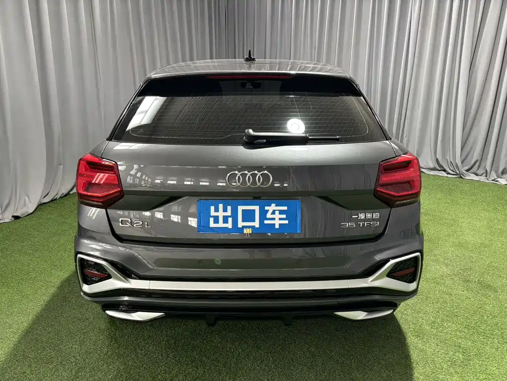 Audi Q2L 2022 — фото 4