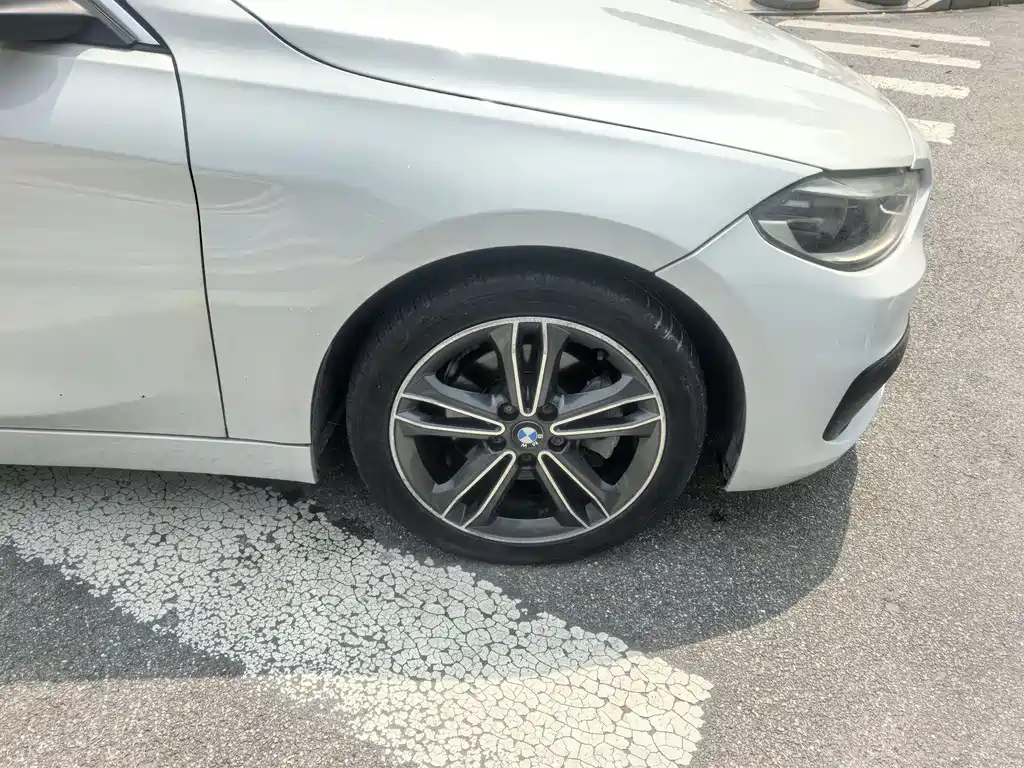 BMW 1 Series 2017 — фото 15