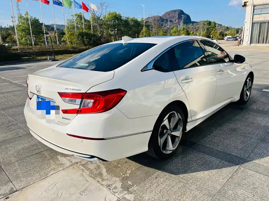 Honda Accord 2020 — фото 10