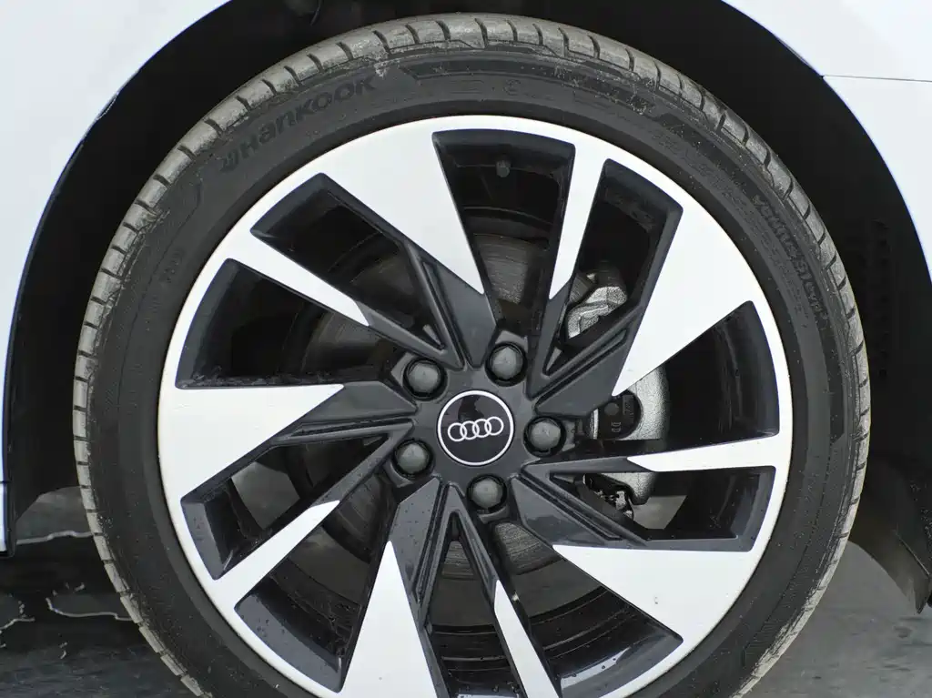 Audi A3 2023 — фото 26