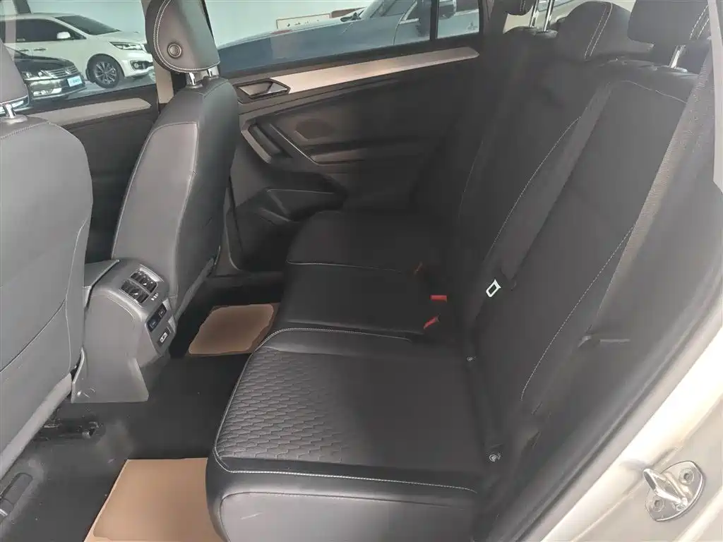 Volkswagen Tiguan L 2018 — фото 13