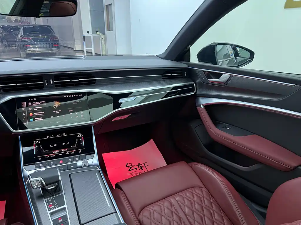 Audi A7L 2025 — фото 17