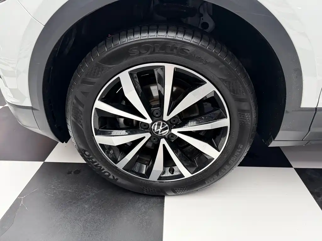 Volkswagen T-Roc 2023 — фото 19