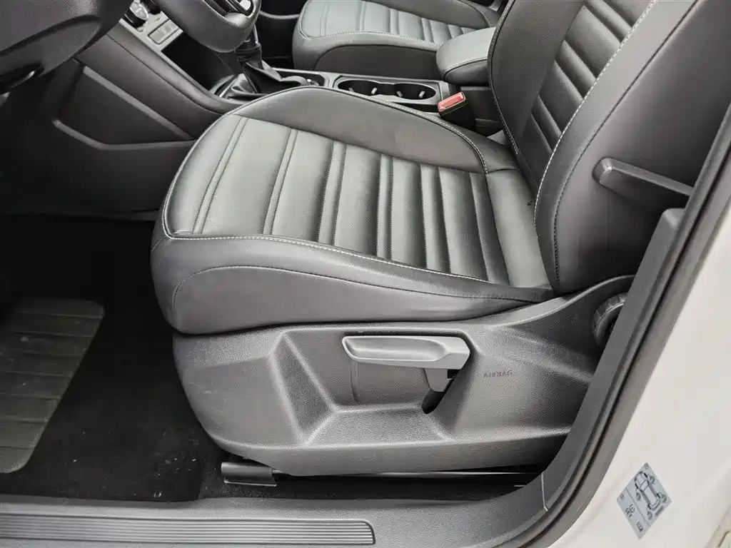 Volkswagen Touran 2019 — фото 20