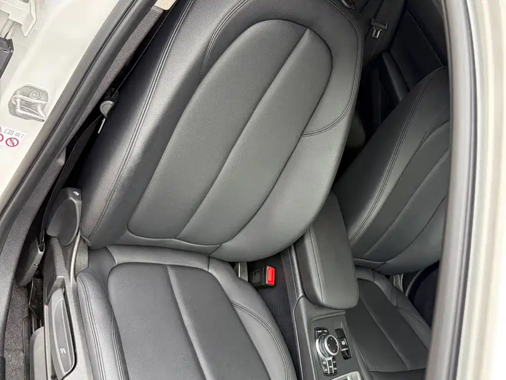 BMW 1 Series 2022 — фото 10