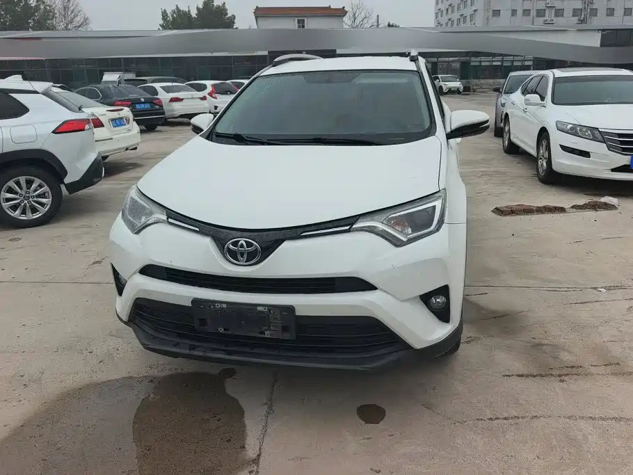 Toyota RAV4 2018 — фото 2