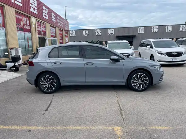 Volkswagen Golf 2021