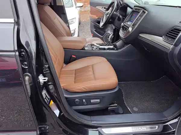 Changan CS95 2017