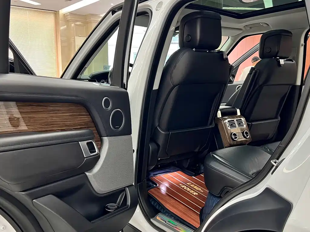 Land Rover Range Rover 2019 — фото 11
