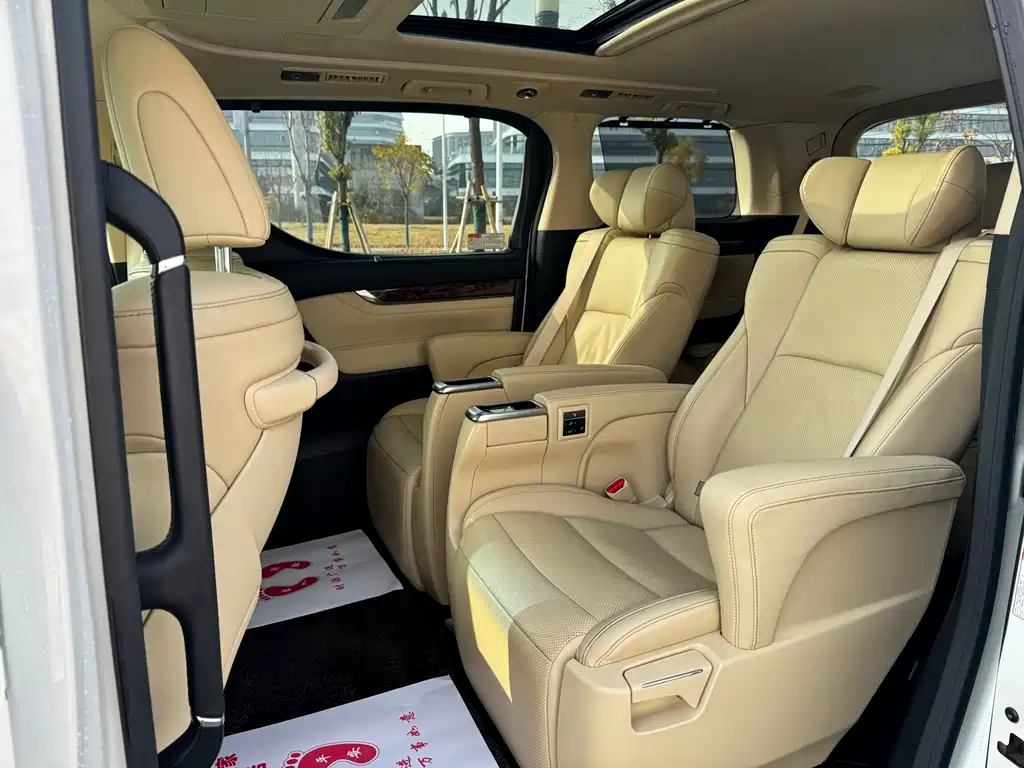 Toyota Alphard 2019 — фото 11