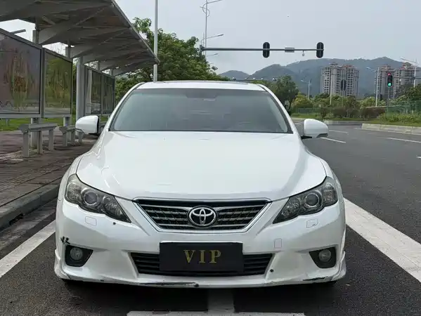 Toyota Reiz 2013