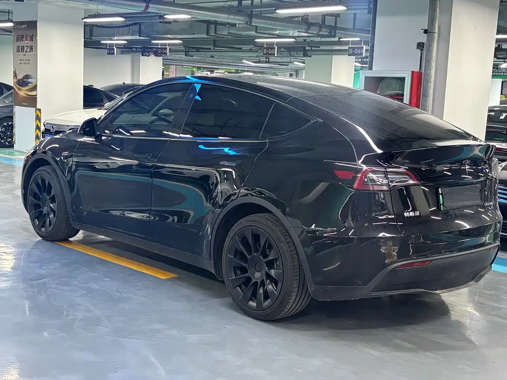 Tesla Model Y 2023 — фото 18