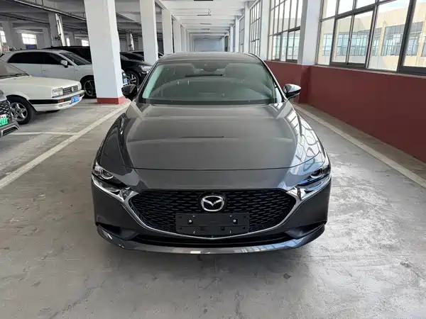 Mazda 3 Axela 2022