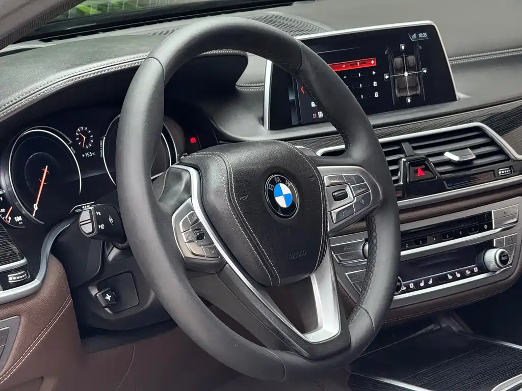 BMW 7 Series 2017 — фото 7
