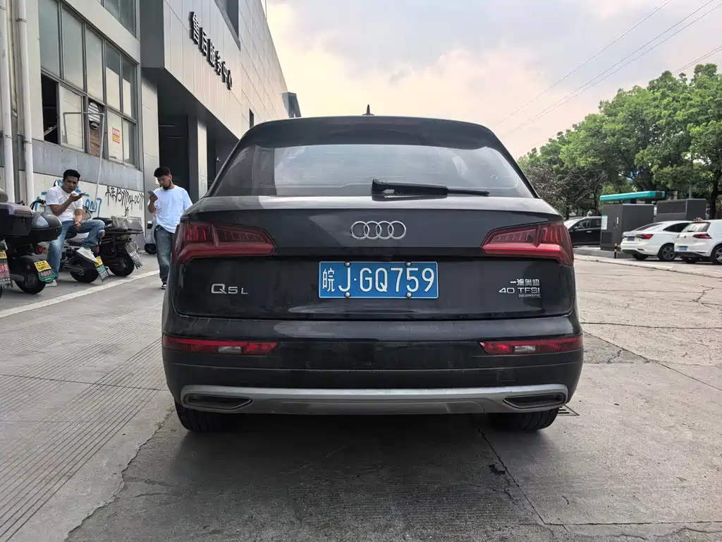 Audi Q5L 2019 — фото 16