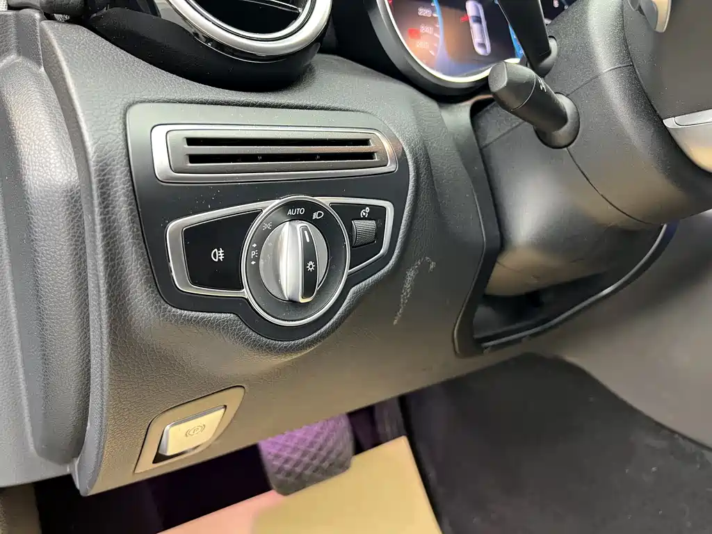 Mercedes-Benz C-Class 2021