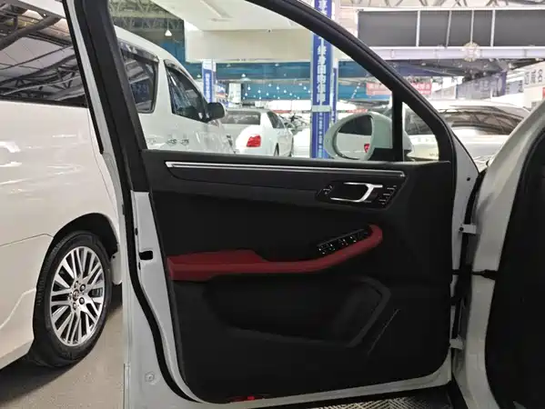 Porsche Macan 2016
