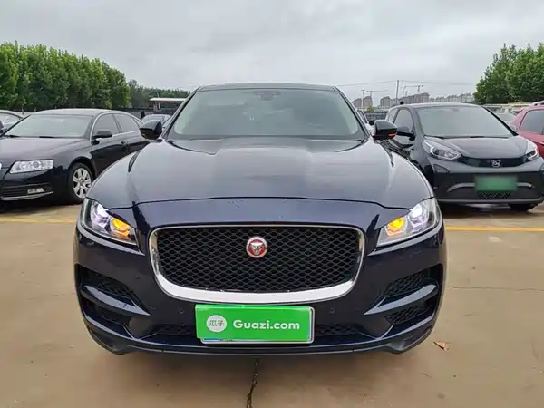 Jaguar F-PACE 2018