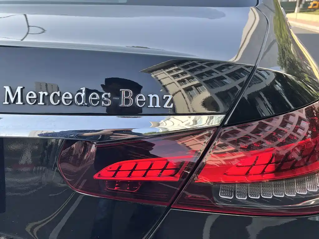Mercedes-Benz E-Class 2022 — фото 32